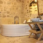 Szálloda Helike Cave 2*