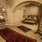 Helike Cave Üçhisar