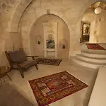 Helike Cave Szálloda