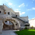 Helike Cave Отель Учисар