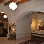 Helike Cave Szálloda 2*