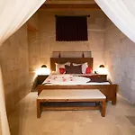 Helike Cave 2* Учисар