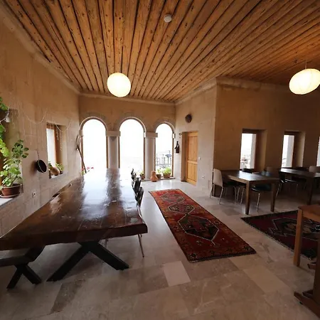 Helike Cave 호텔 우치사르