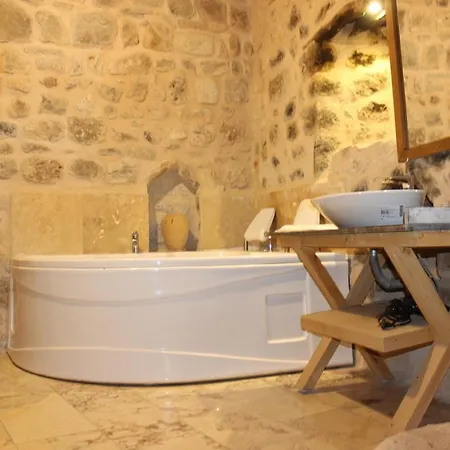 Hotel Helike Cave 3*