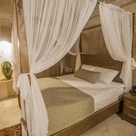 Helike Cave 호텔 우치사르