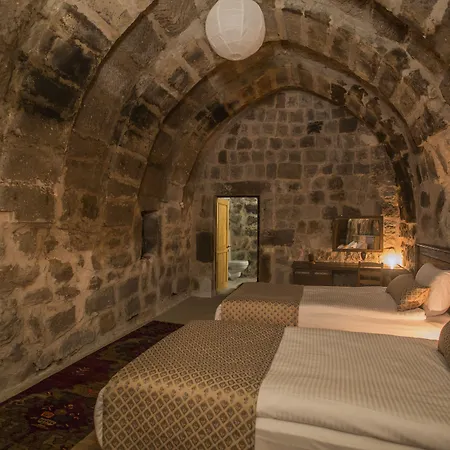 فندق Helike Cave 3*