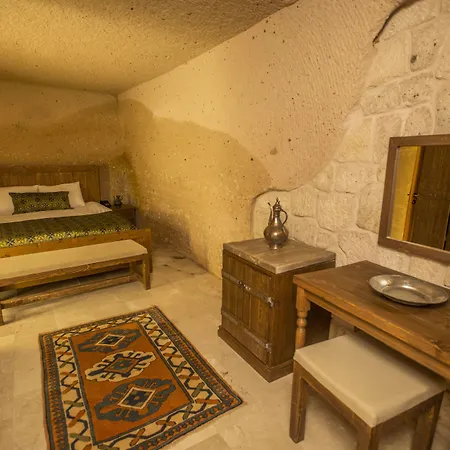 Helike Cave فندق 3*