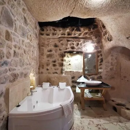 Helike Cave 우치사르