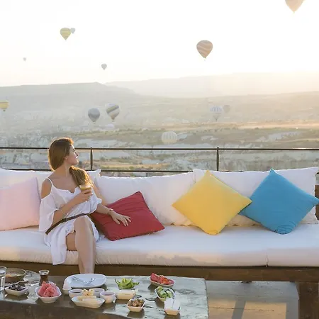 Helike Cave 호텔 우치사르