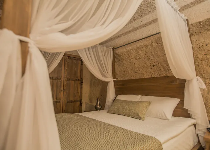 فندق Helike Cave 3*