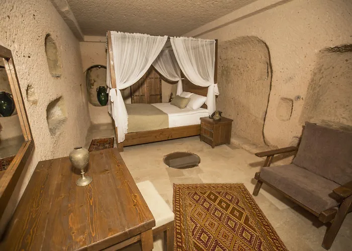 Helike Cave فندق