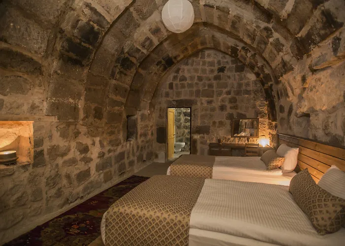 فندق Helike Cave 3*