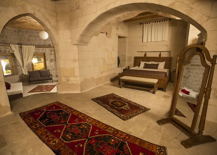 Helike Cave أُتْشيسار