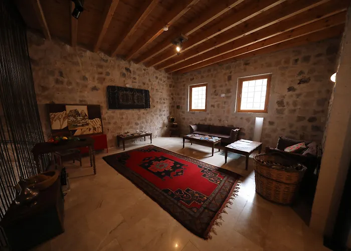 فندق Helike Cave