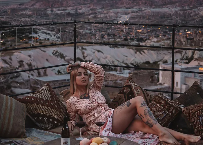 Helike Cave أُتْشيسار