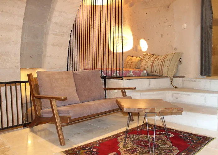 Helike Cave أُتْشيسار